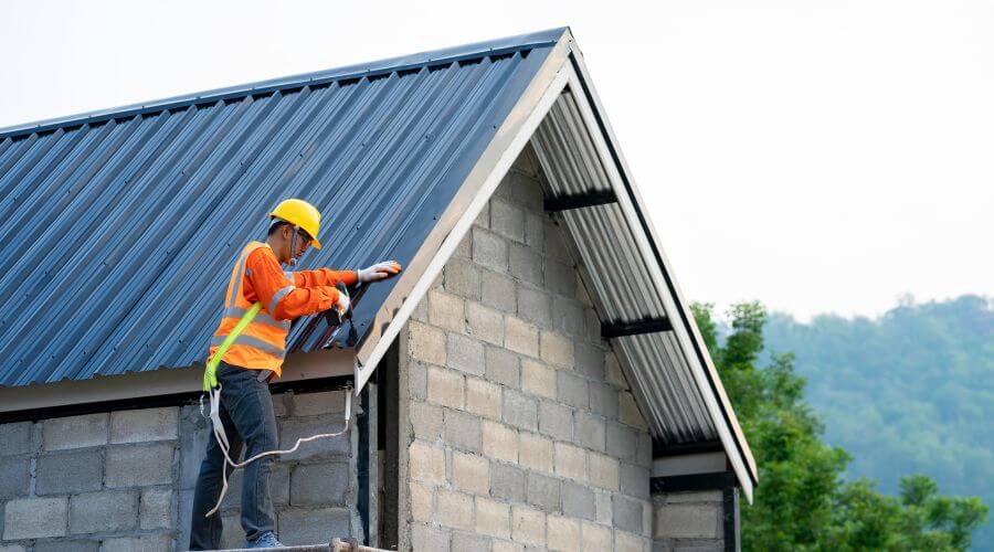 Professional gutter cleaning in Kingston Mines, IL